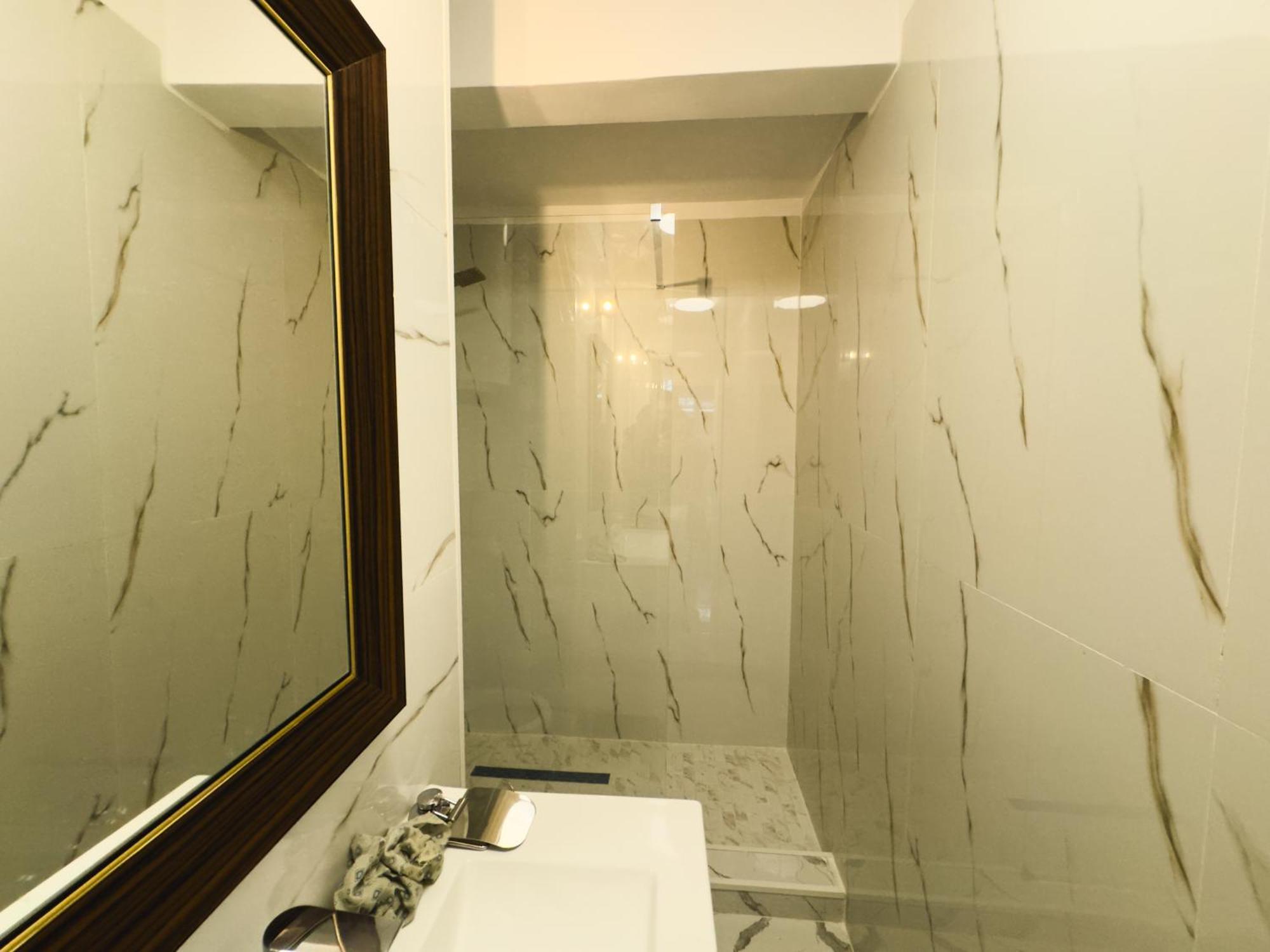 Loving Downtown Studio By Chr Luxury Property Bukarest Exteriör bild